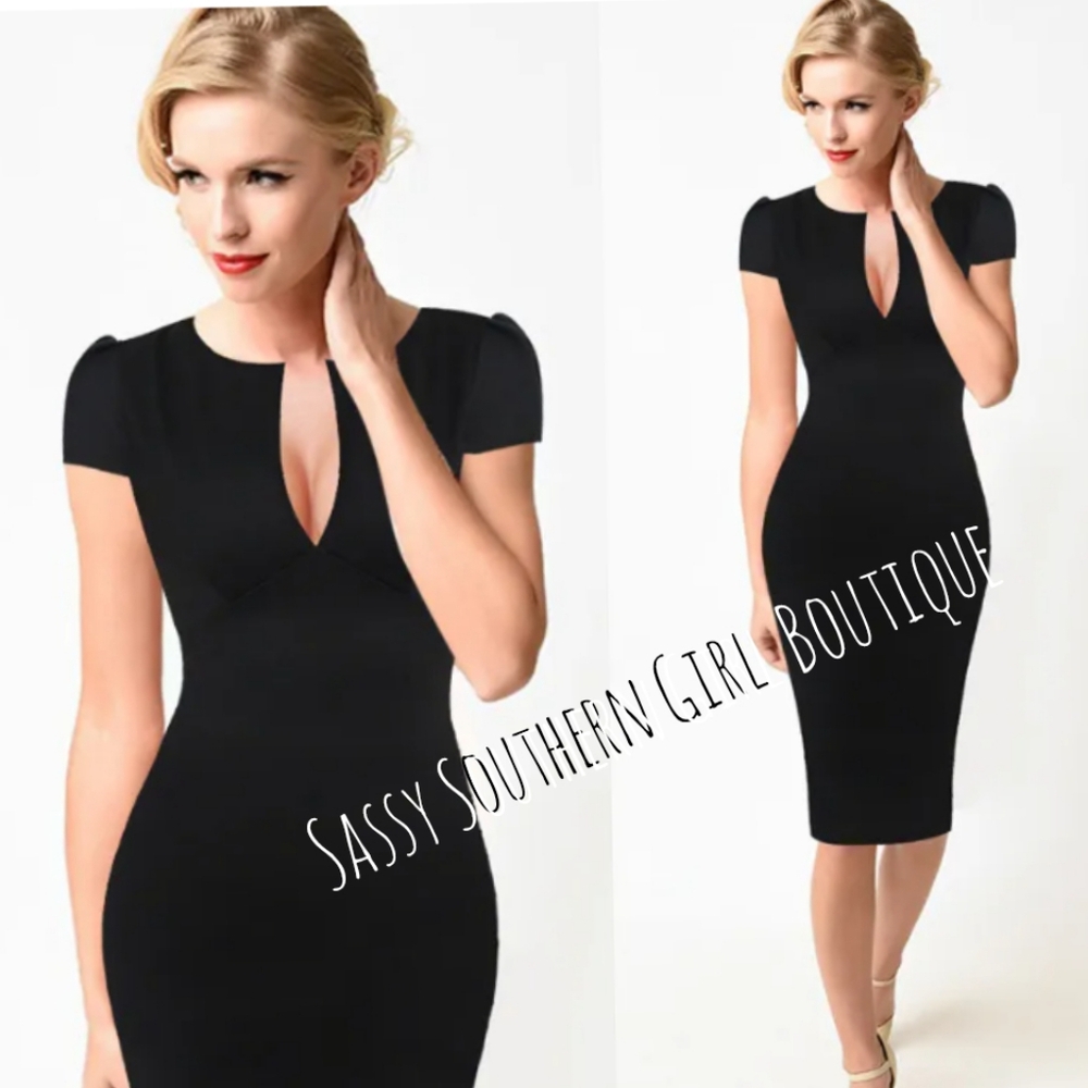 🆕⭐Black v-neck pencil dress⭐